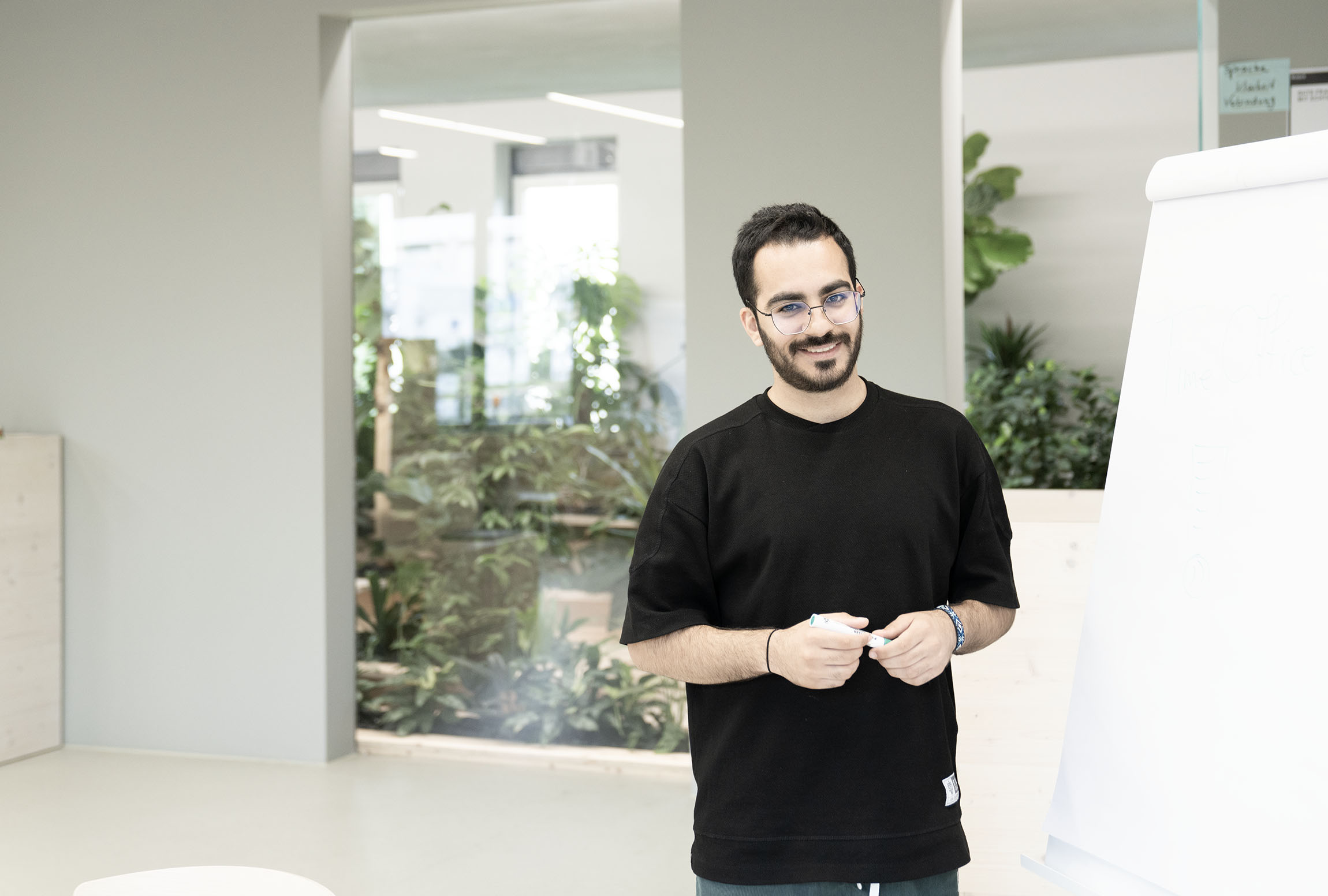 Wie Mohammad Owji bei Pradtke seine Ausbildung zum Fachinformatiker geschafft hat – und was wir von ihm lernen können